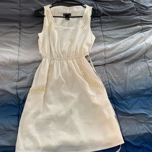 White sleeveless dress